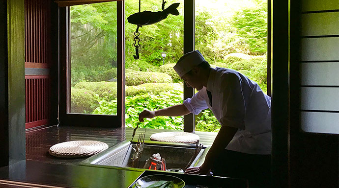 旅行券ギフト特集 掲載コース「囲炉裏で焼く川魚＆特別会席コース」